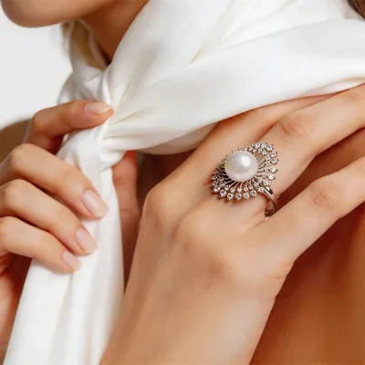 Luxury 18K Gold Australian Pearl Sunburst Diamond Ring